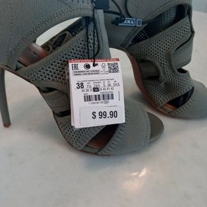 Zara Gray New 4 in Heels